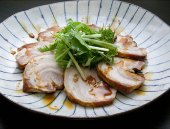 老舗うさぎやの炭火焼豚